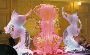 Eyes4ice - Fish Theme Ice Sculpture (FTM-01) for a grand hotel dinner reception.