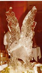 Fish And Sea Weed Ice Sculpture (FS-01) for a buffet centerpiece.